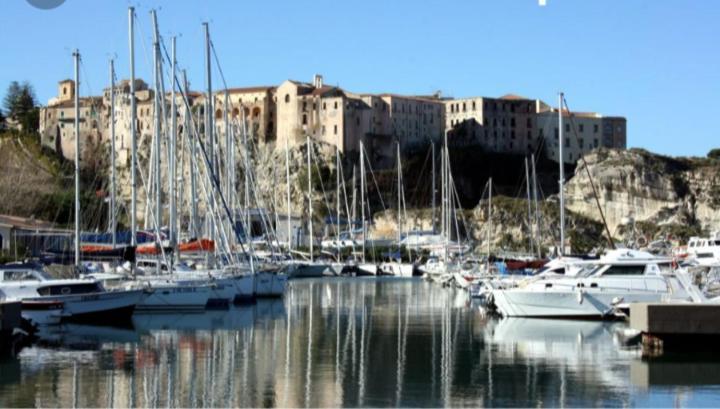 Pousada Romantica Aparthotel Tropea Luaran gambar